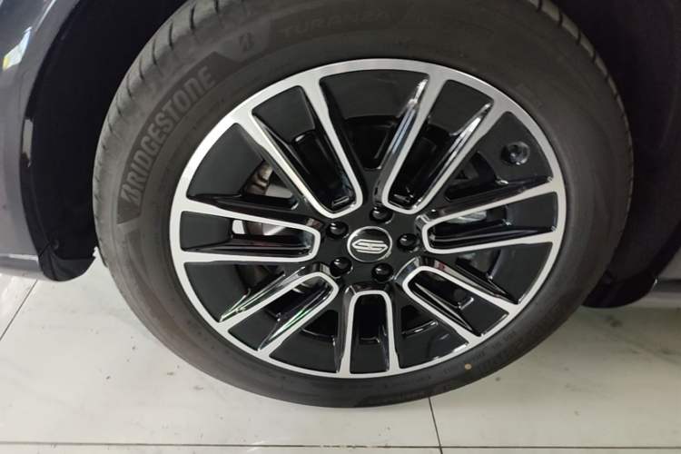 Used Hima H5 2025 Model Pure Electric Max Long Range Left Front Wheel Hub