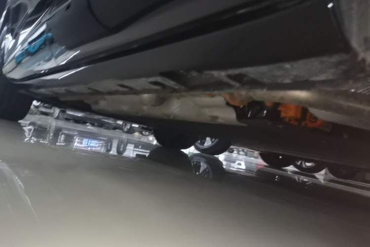Used Hima H5 2025 Model Range-Extending Max Left Side Sill