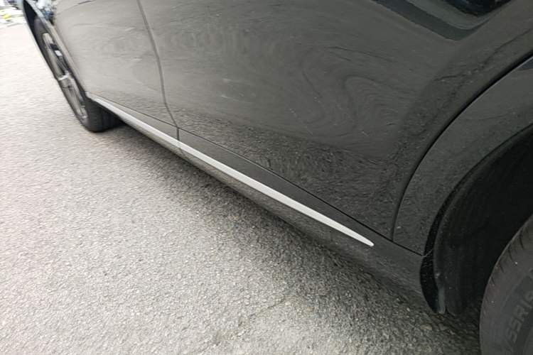 Used Hima H5 2025 Model Range-Extending Max Left Side Sill