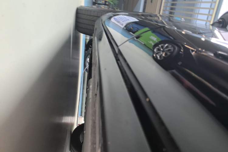 Used Hima H5 2025 Model Range-Extending Max Left Side Sill
