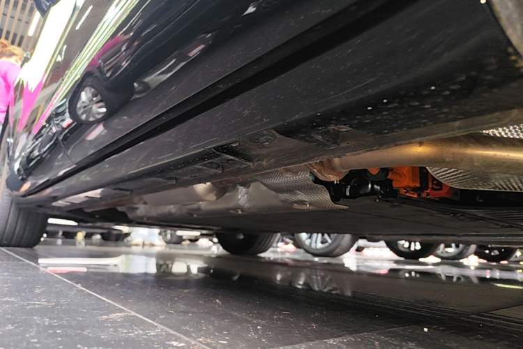 Used Hima H5 2025 Model Range-Extending Max Left Side Sill