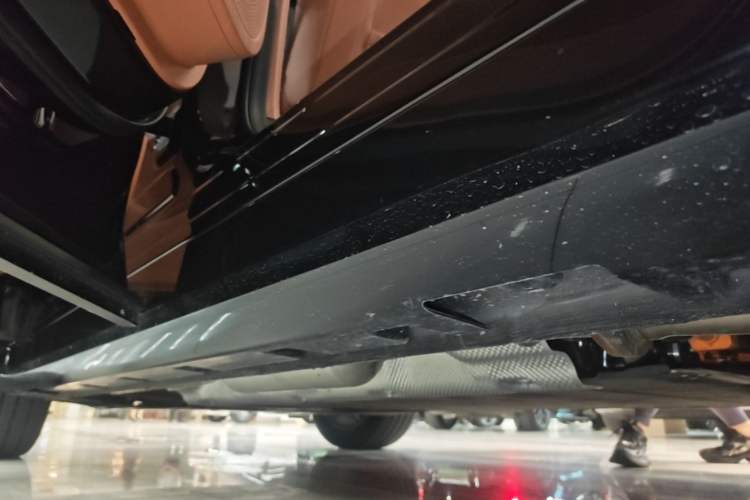 Used Hima H5 2025 Model Range-Extending Max Left Side Sill