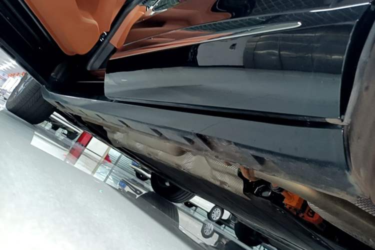 Used Hima H5 2025 Model Range-Extending Max Left Side Sill