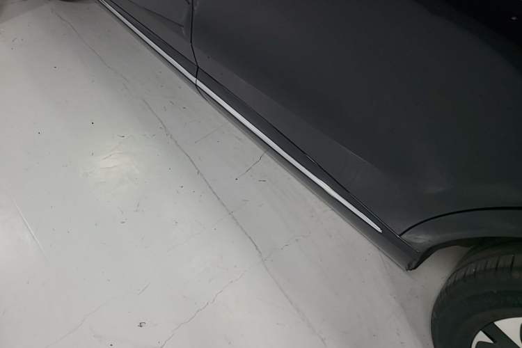 Used Hima H5 2025 Model Range-Extending Max Left Side Sill