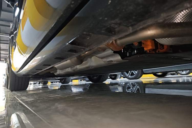 Used Hima H5 2025 Model Range-Extending Max Left Side Sill