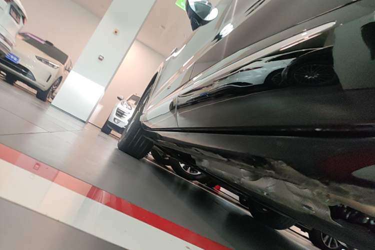 Used Hima H5 2025 Model Range-Extending Max Left Side Sill