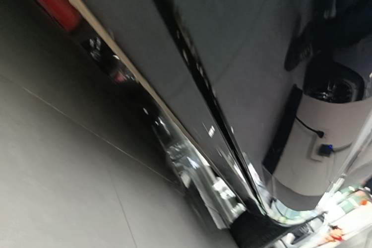 Used Hima H5 2025 Model Range-Extending Max Left Side Sill