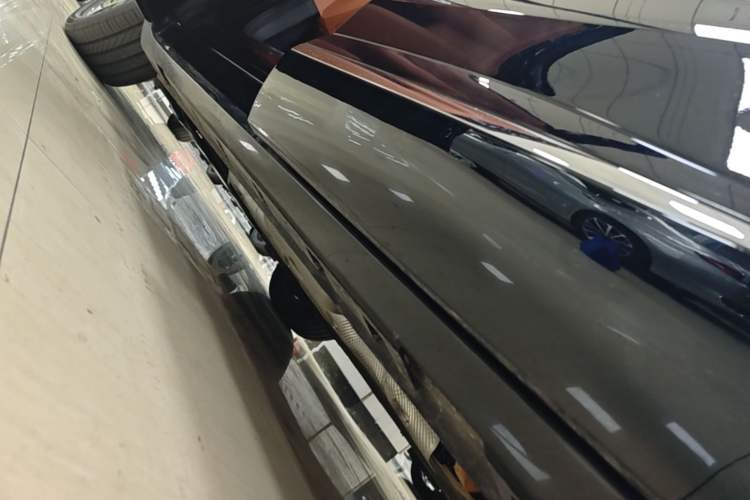 Used Hima H5 2025 Model Range-Extending Max Left Side Sill