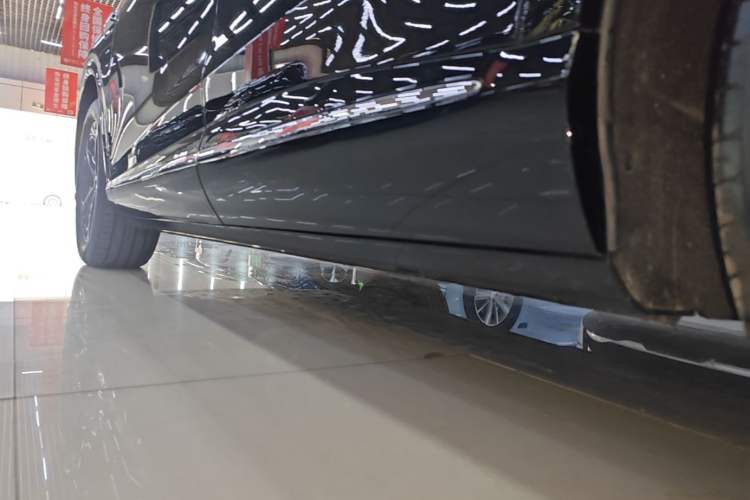 Used Hima H5 2025 Model Range-Extending Max Left Side Sill