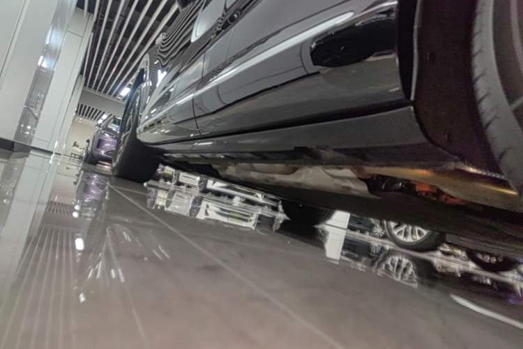 Used Hima H5 2025 Model Range-Extending Max Left Side Sill