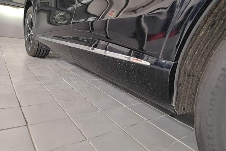 Used Hima H5 2025 Model Range-Extending Max Left Side Sill