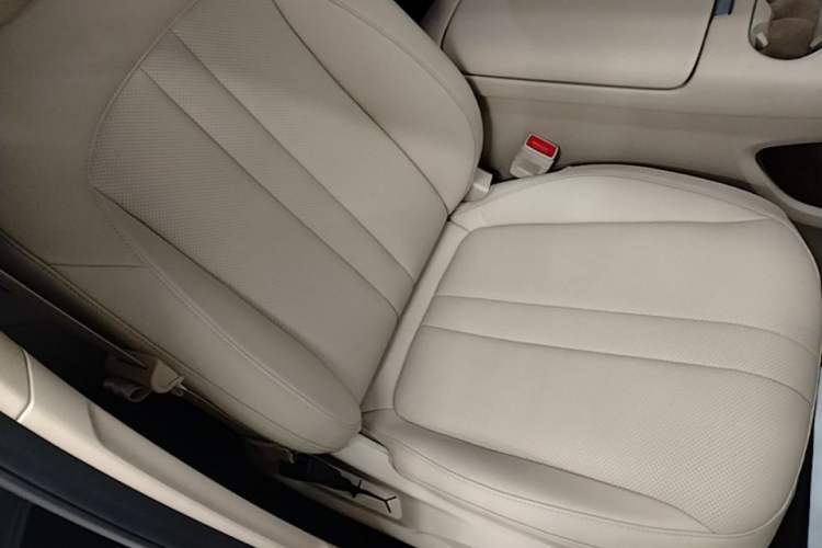 Used Hima H5 2025 Model Range-Extending Pro Right Front Seat