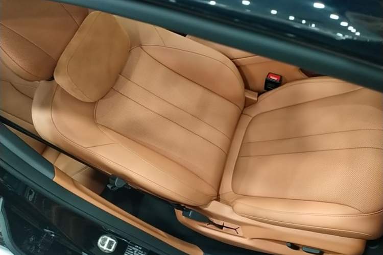 Used Hima H5 2025 Model Range-Extending Max Right Front Seat