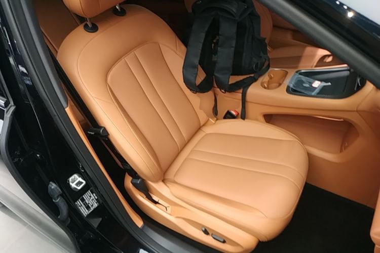 Used Hima H5 2025 Model Range-Extending Pro Right Front Seat