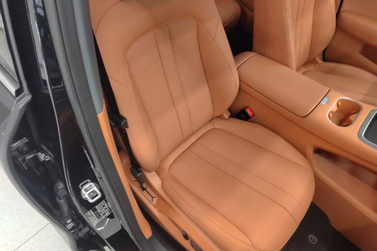 Used Hima H5 2025 Model Range-Extending Max Right Front Seat