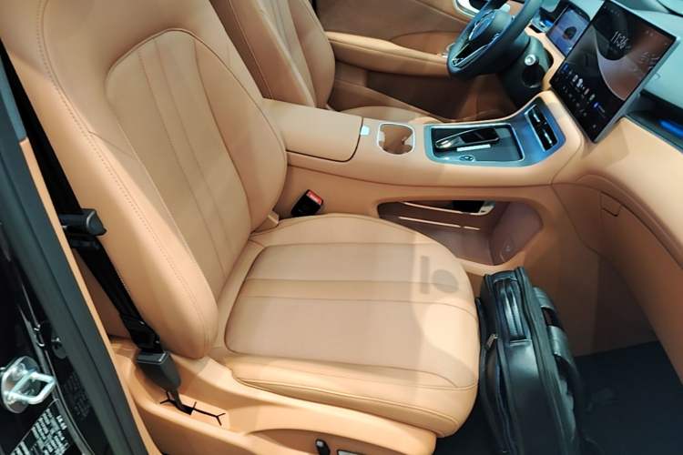 Used Hima H5 2025 Model Range-Extending Max Right Front Seat