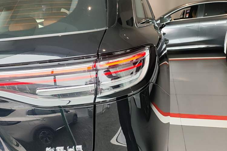 Used Hima H5 2025 Model Range-Extending Max Right Rear Taillight