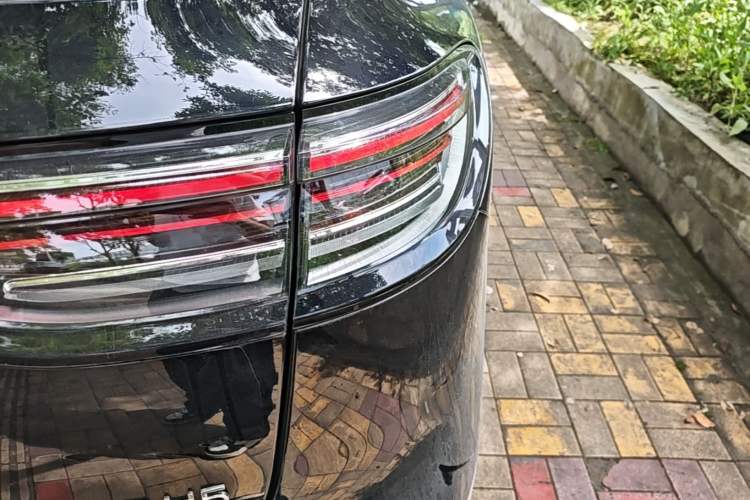 Used Hima H5 2025 Model Range-Extending Max Right Rear Taillight