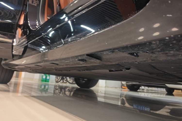 Used Hima H5 2025 Model Range-Extending Max Right Side Sill