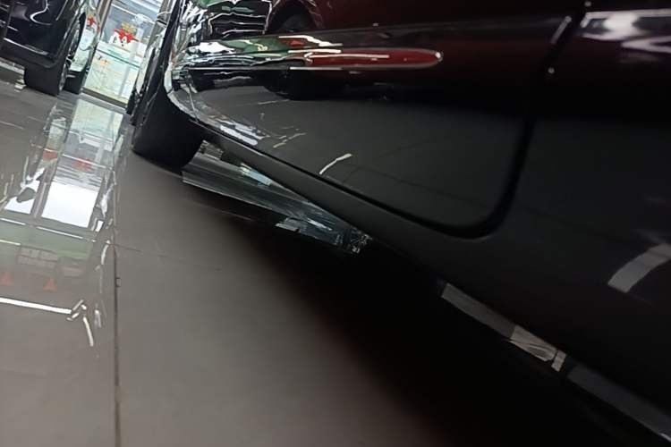 Used Hima H5 2025 Model Range-Extending Max Right Side Sill