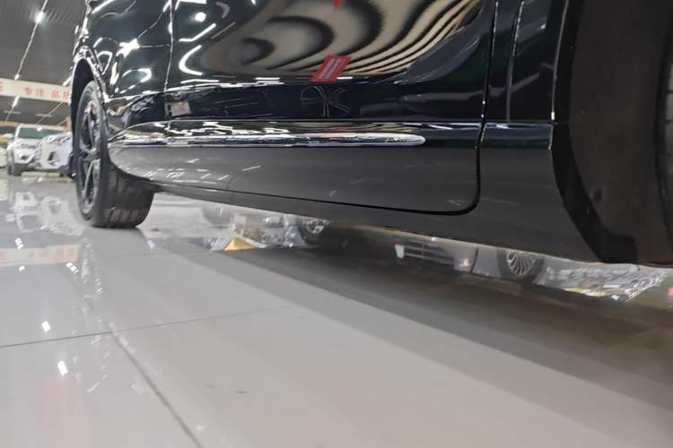 Used Hima H5 2025 Model Range-Extending Max Right Side Sill