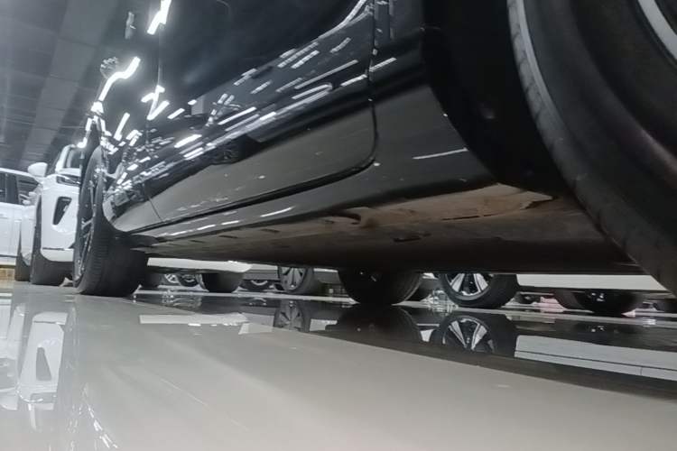Used Hima H5 2025 Model Range-Extending Max Right Side Sill