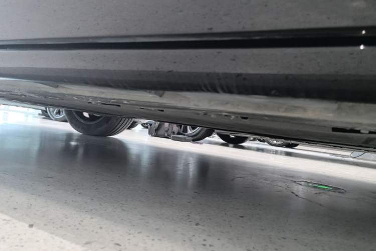 Used Hima H5 2025 Model Range-Extending Max Right Side Sill