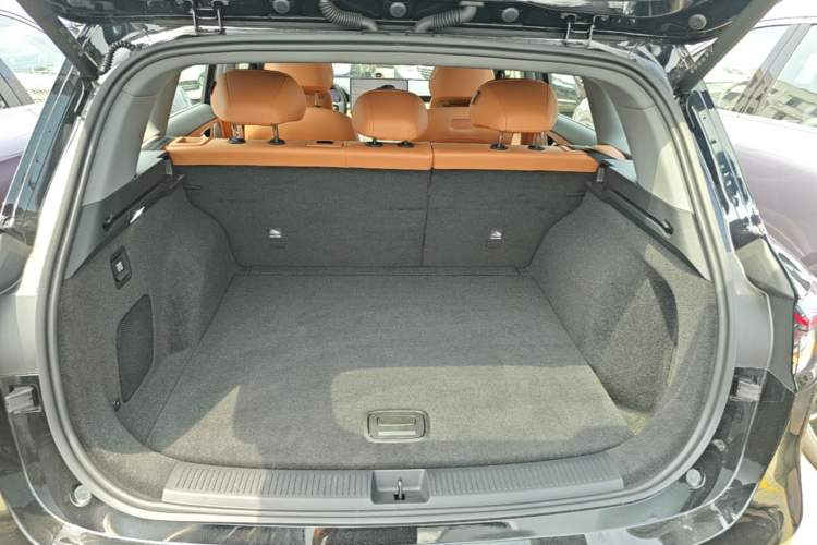 Used Hima H5 2025 Model Range-Extending Max Trunk