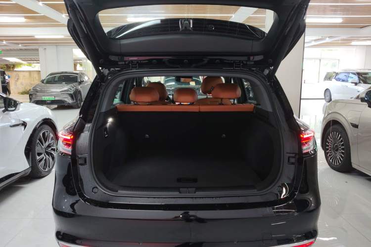Used Hima H5 2025 Model Range-Extending Max Trunk
