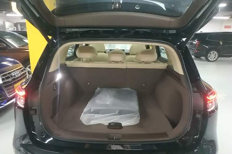 Used Hima H5 2025 Model Range-Extending Max Trunk