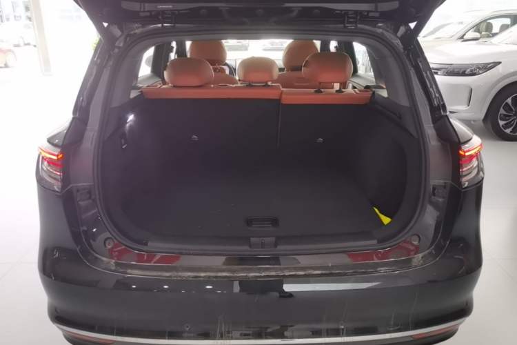 Used Hima H5 2025 Model Range-Extending Max Trunk