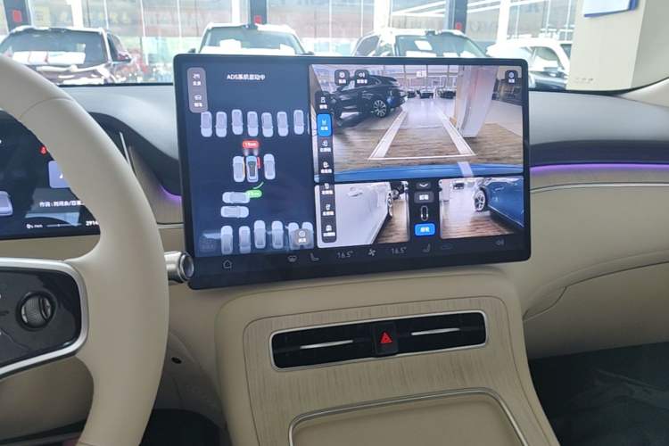Used Hima H5 2025 Model Range-Extending Max Audio And AC Panel