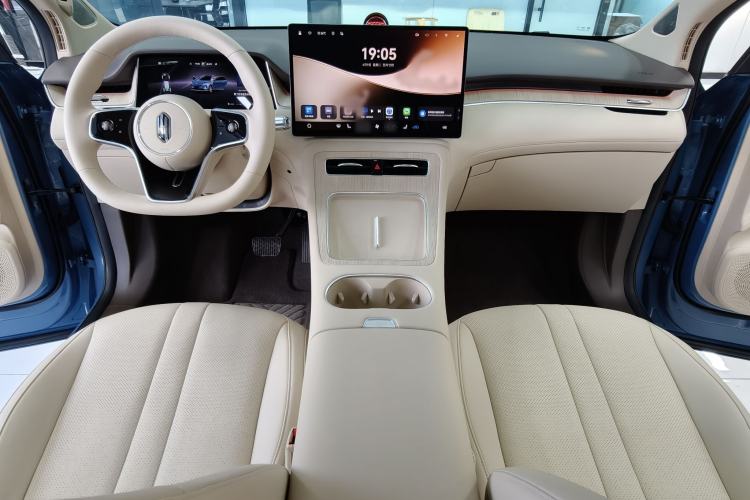 Used Hima H5 2025 Model Range-Extending Max Interior 1