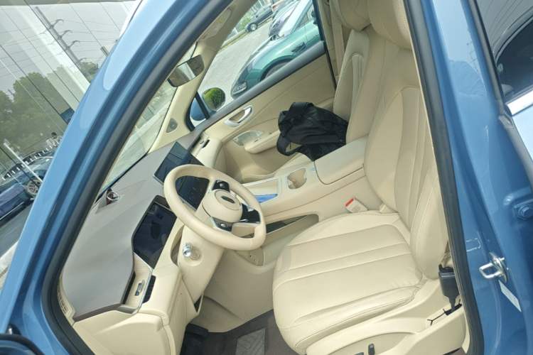 Used Hima H5 2025 Model Range-Extending Max Left Front Seat