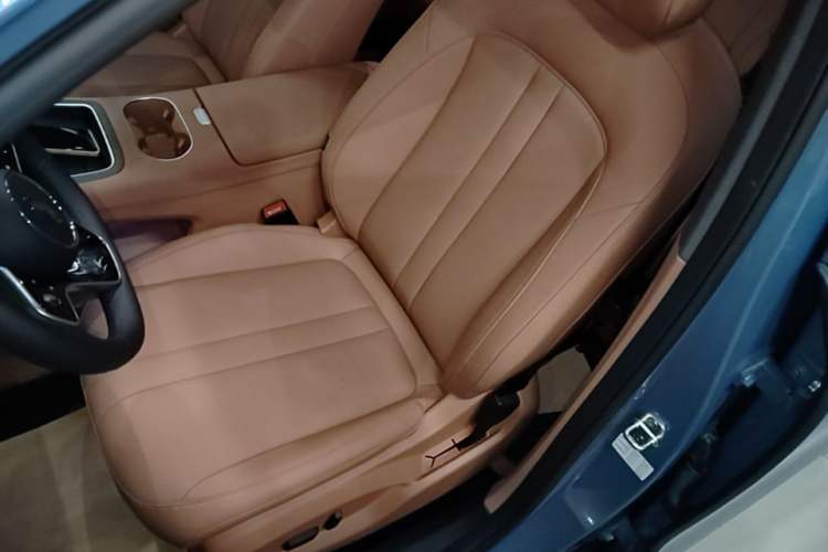 Used Hima H5 2025 Model Range-Extending Max Left Front Seat