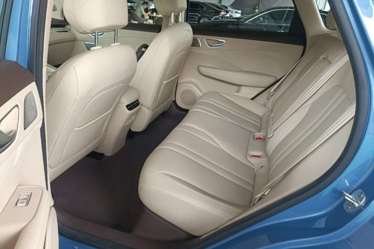 Used Hima H5 2025 Model Pure Electric Max Long Range Left Rear Seat
