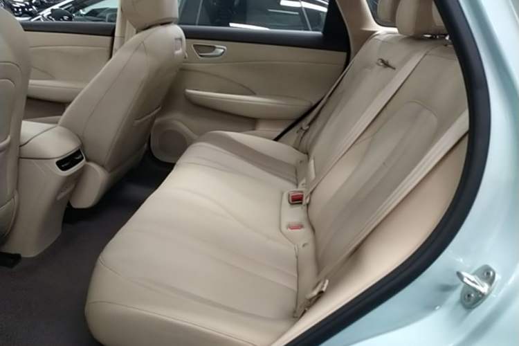 Used Hima H5 2025 Model Range-Extending Pro Left Rear Seat