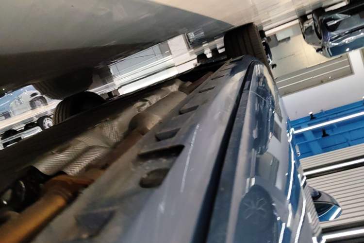 Used Hima H5 2025 Model Range-Extending Max Left Side Sill