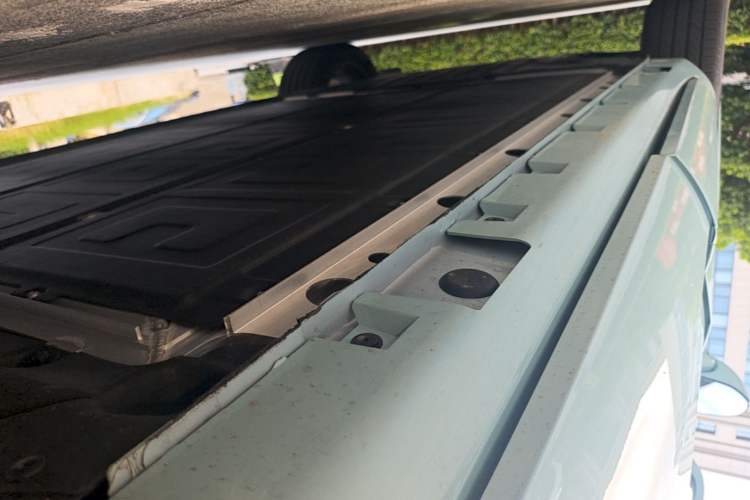 Used Hima H5 2025 Model Pure Electric Max Long Range Left Side Sill