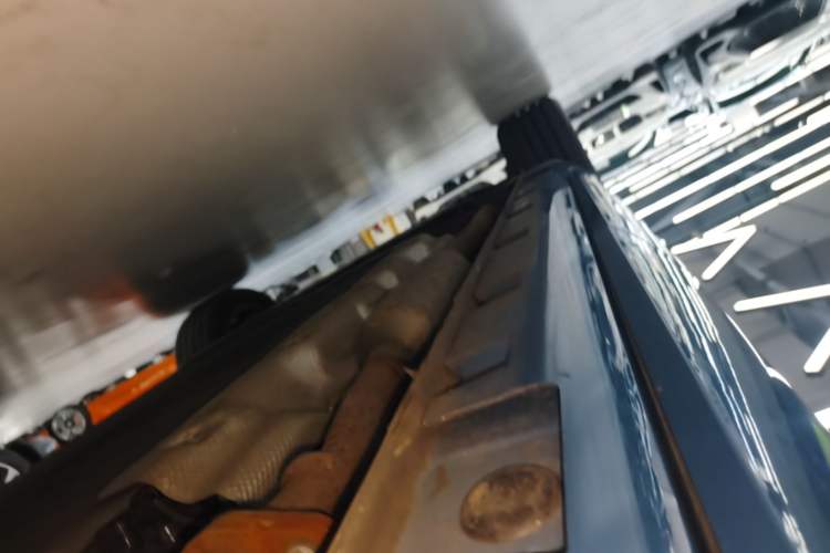 Used Hima H5 2025 Model Range-Extending Max Left Side Sill