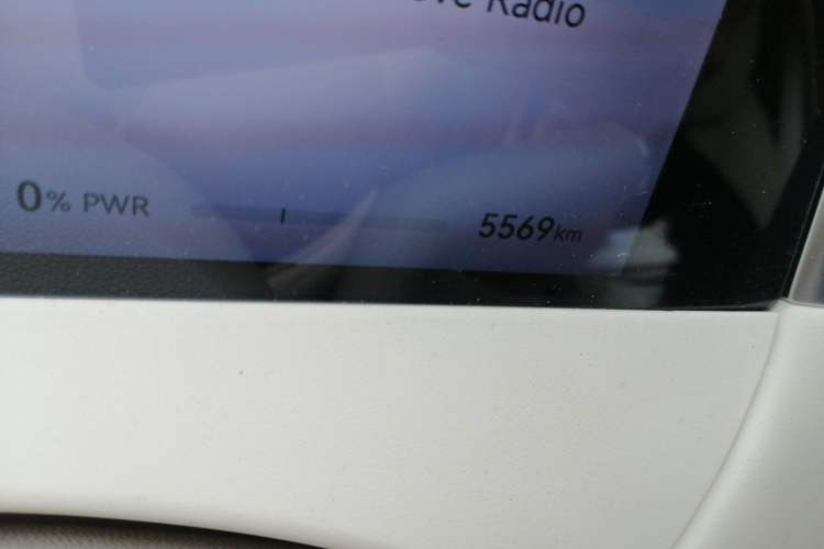 Used Hima H5 2025 Model Pure Electric Pro Long-Range Odometer Close Up