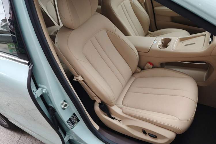 Used Hima H5 2025 Model Range-Extending Pro Right Front Seat