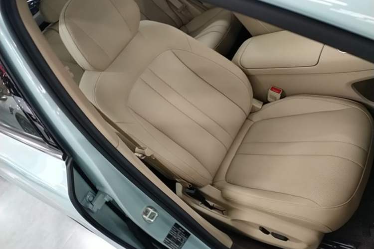 Used Hima H5 2025 Model Range-Extending Pro Right Front Seat