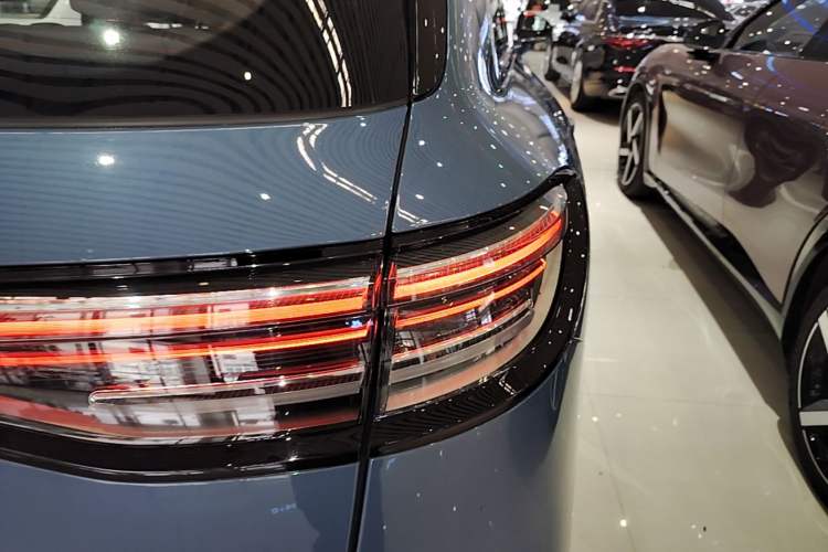 Used Hima H5 2025 Model Range-Extending Max Right Rear Taillight