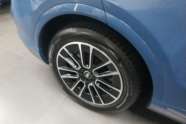 Used Hima H5 2025 Model Pure Electric Max Long Range Right Rear Wheel Hub