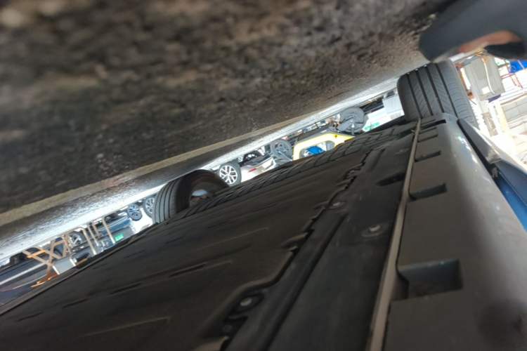Used Hima H5 2025 Model Range-Extending Max Right Side Sill