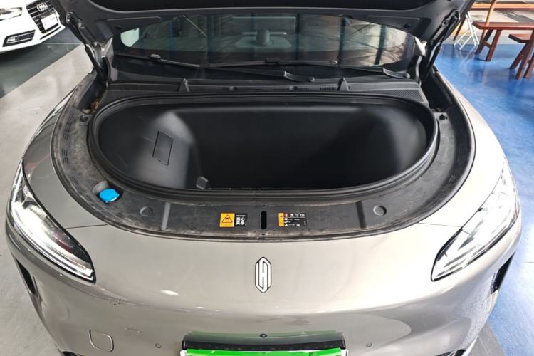 Used Hima H5 2025 Model Pure Electric Pro Engine Bay
