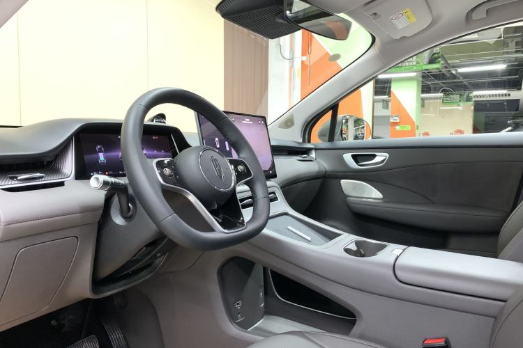 Used Hima H5 2025 Model Range-Extending Pro Interior 1