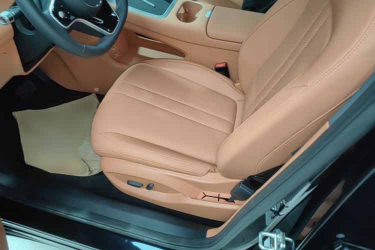 Used Hima H5 2025 Model Range-Extending Max Left Front Seat