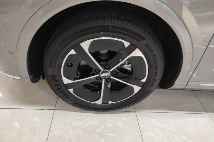 Used Hima H5 2025 Model Pure Electric Max Left Front Wheel Hub